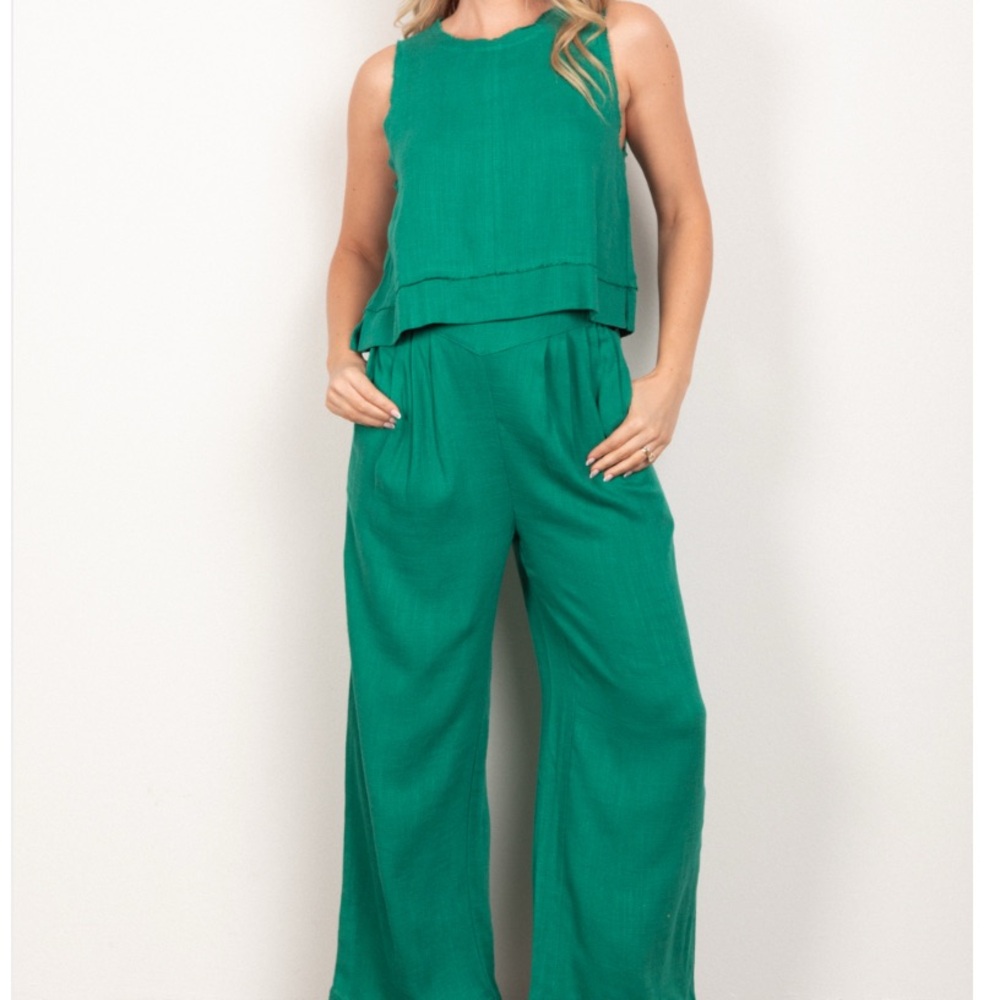 Elegant Green Sleeveless 2pc set